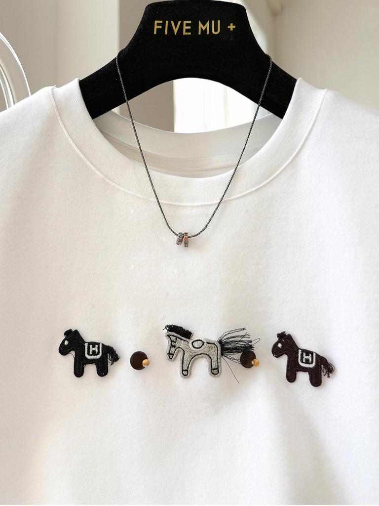 Plus Size Velvet Cartoon Embroidery Short-Sleeve Top for Spring/Summer - Stylish & Comfortable
