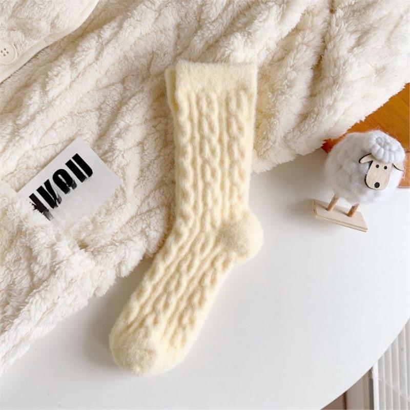 Autumn and Winter Fleece Socks, Women's Mid-calf Socks, Warm Fleece Thickened Warm Sleeping Socks, Floor Cold-proof Postpartum Socks, Thick