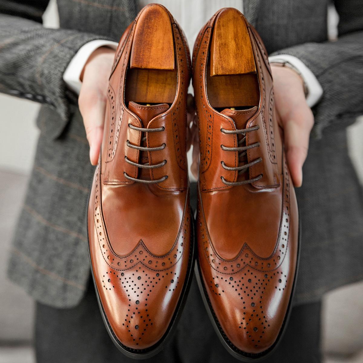 

Брокк мужская обувь новая британская кожаная обувь мужская кожаная обувь с гравировкой повседневная обувь кожаная обувь свадебная обувь 44 темно-коричневого