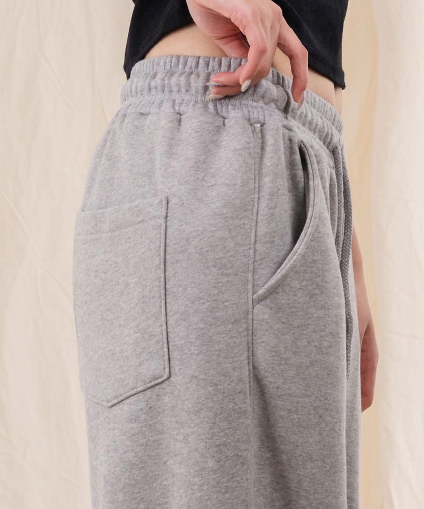 Ellamo Wide One-Pleat Sweatpants [Gray]
