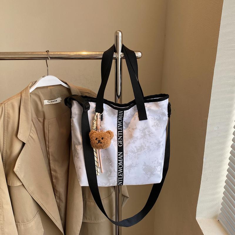 Korean Version of Casual Large-capacity Underarm Tote Bag 2025 Spring Foreign Style Personalized Commuter Simple Style Women's Shoulder Bag