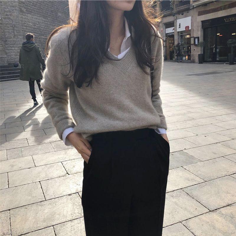 2025 autumn and winter new Korean version of thin casual style women's V-neck simple sweater loose and lazy knitted bottoming shirt women