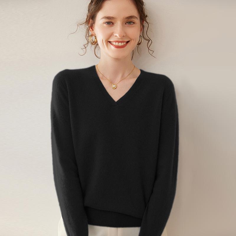 Women's Long Sleeve V-Neck Cashmere Knit Base Layer Top: Versatile, Loose, and Slimming Sweater Innerwear.