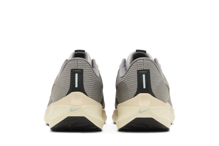 Men's Sneakers Nike Air Zoom Pegasus 40 Light Iron Ore Mica Green Light Iron Ore/Flat Pewter/Mica Green/Black