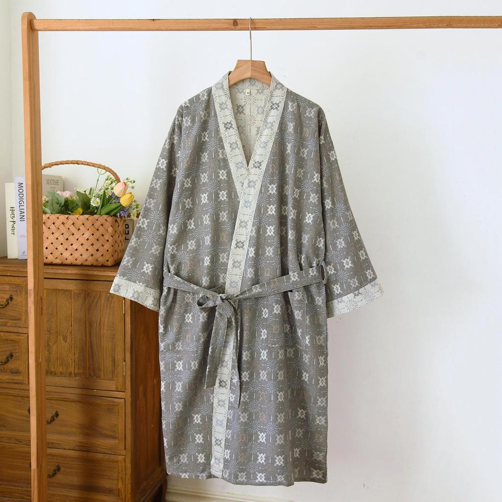 Women's Retro Jacquard Cotton Yukata: Lightweight Spring/Autumn Nightgown and Kimono-Style Pajamas.