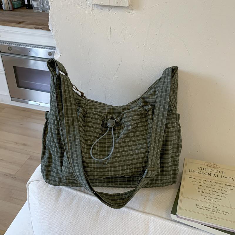 2025 autumn and winter new women's bags casual retro shoulder bags dumpling bags niche design fashion messenger bags