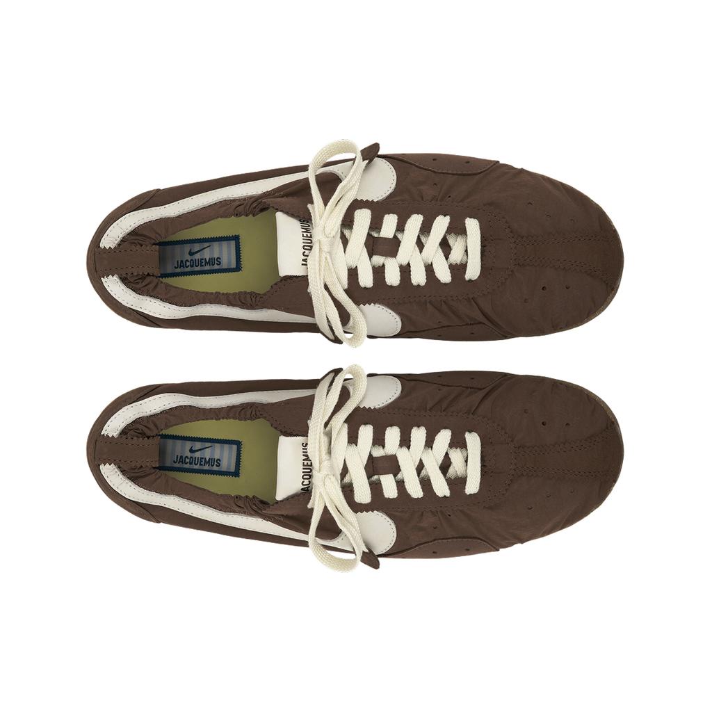 Jacquemus x Nike Moon Shoe SP Fauna Brown Scarpe da Ginnastica da Donna Giallo Morbido Cashmere HV8547-200