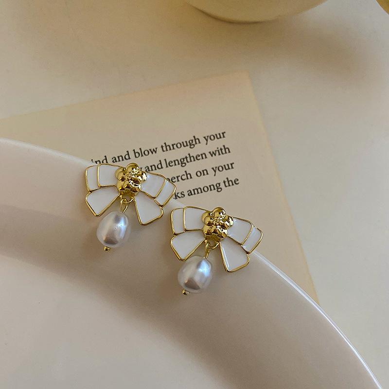 Trendy Black White Enamel Oil Bow Knot Drop Earrings For Women Elegant Imiation Pearl Dangle Earrings Wedding Party Jewelry Gift