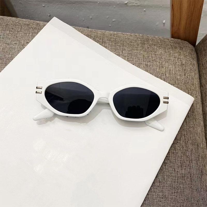 New Small Frame Oval Sunglasses Women Brand Designer Vintage Sun Glasses Lady Outdoor Travel Fashion Eyewear Uv400