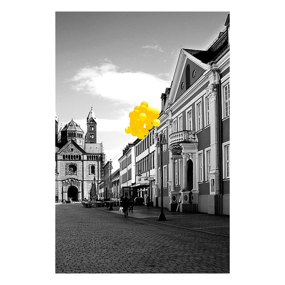 

Canvas Painting,Historic Building Retro Yellow Car,Vintage Style,Office Home Decor Picture Painting, Festival Gift 20x30cm