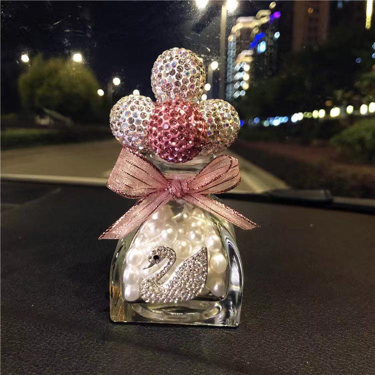 High-End Diamond-Inlaid Car Ornament with Confession Balloon