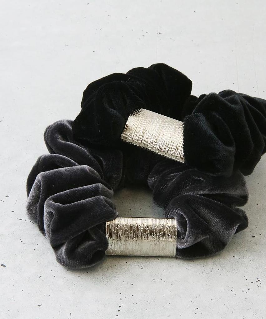 VINGTAINE Velvet Scrunchie Hair Accessory with Silver and Gray Plate, HS-92-S-GY,
