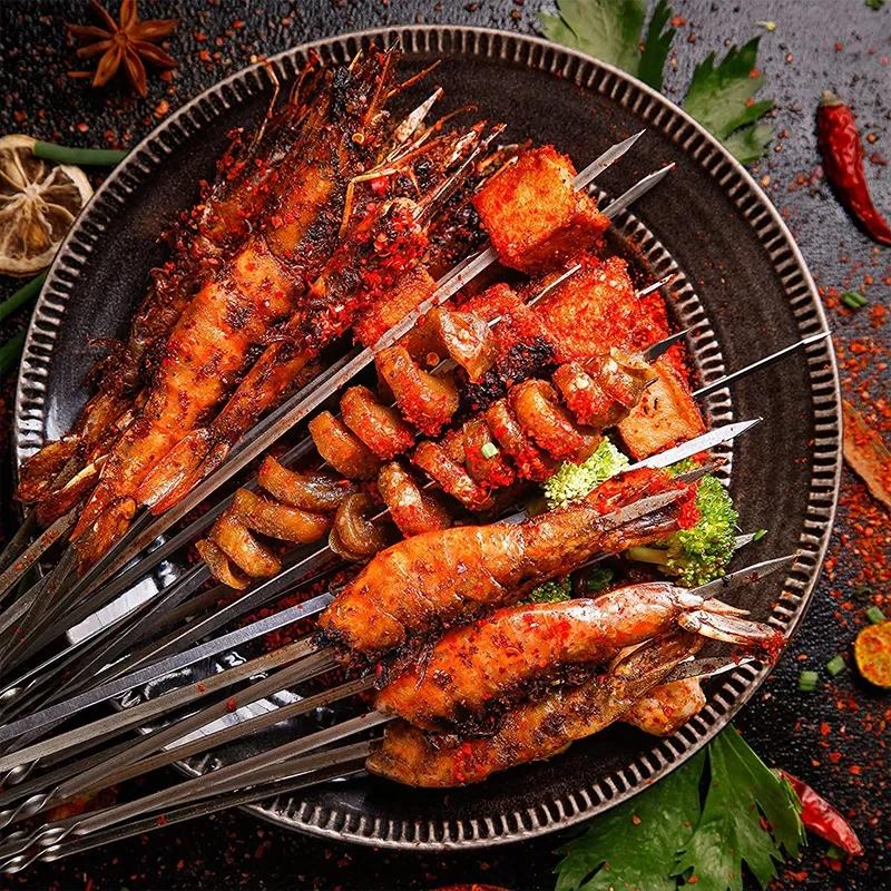 Neuer Edelstahl-Grillspieß mit Aufbewahrungsrohr Wiederverwendbare flache Grillstäbe Küchen-Outdoor-Camping-Gadgets BBQ-Zubehör