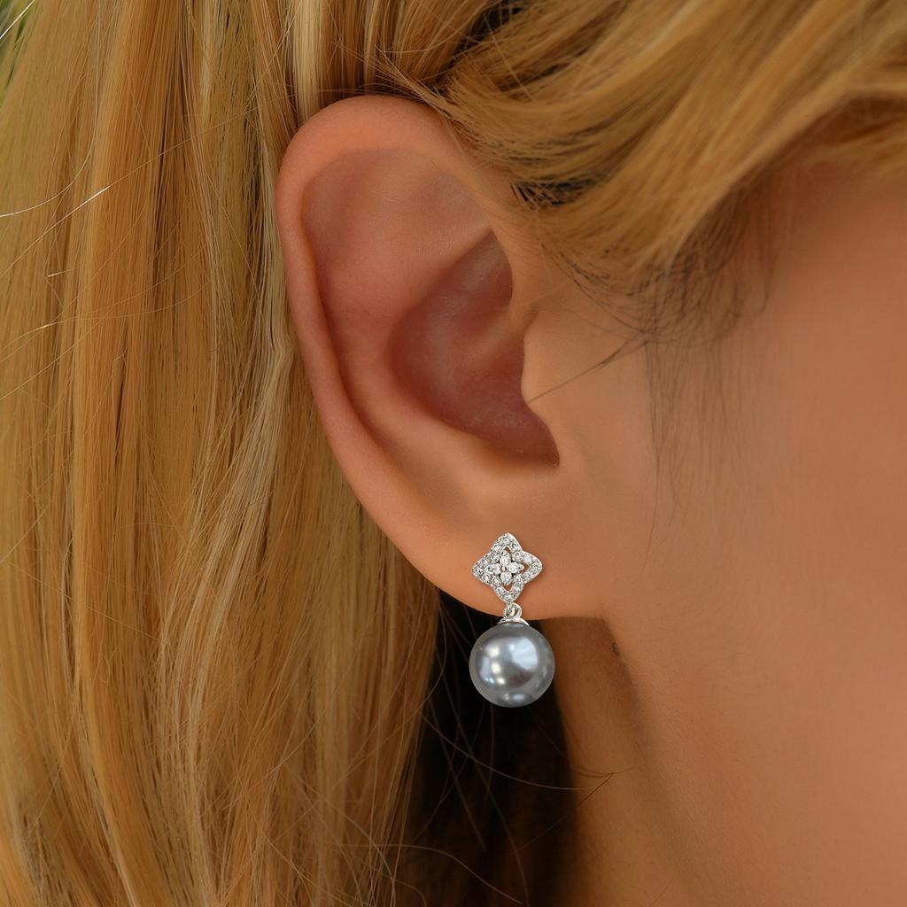 Hollow Four-Leaf Clover White Pearl Stud Earrings Exquisite Cold Wind Super Flash Zircon Flower Gray Bead Earrings