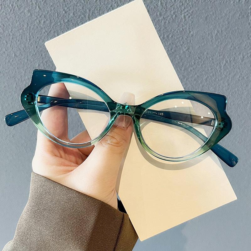 New Cat Eye Glasses for Women Fashionable Anti Blue Light Decoration Casual Eyeglass Retro Transparent Computer Eyewear
