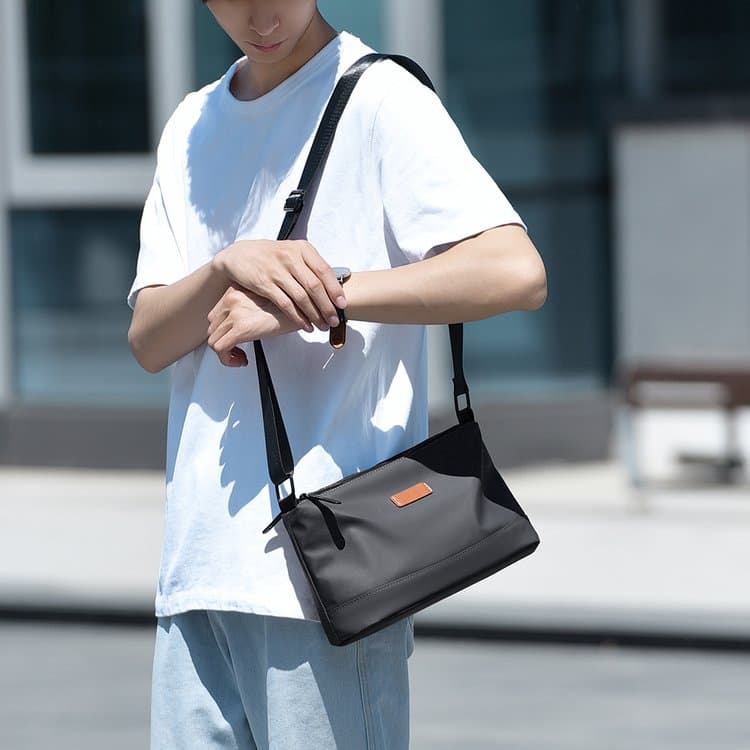 2025 new men's casual shoulder messenger bag