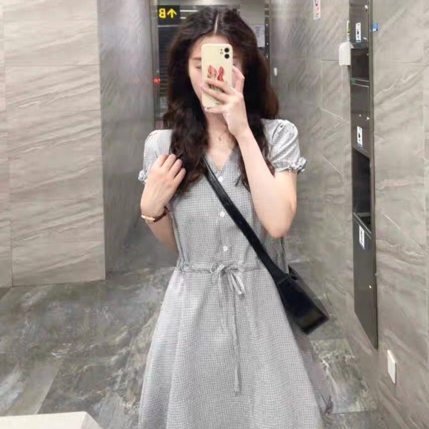 

Chic V-Neck Plaid A-line Dress for Women, 2026 Summer Collection, French Elegance with Short Sleeves and Cinched Waist. S (up to 50 kg)