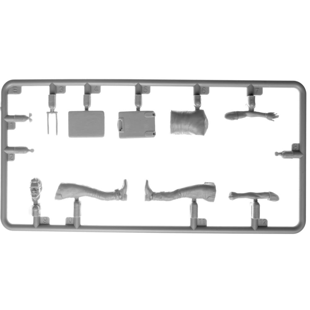 MiniArt Street Modern Figure Plastic Model MA38095 Travelers Collection, 4-Piece Kit,