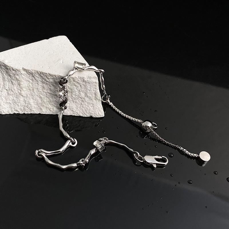 

Корейский минималистичный цирконовый браслет для женщин - Универсальное, высококлассное и элегантное украшение для рук серебряный