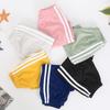 Unisex Sommer-Sportshorts für Kinder mit Seitenstreifen, Leichte Freizeit-Bermudas für Kleinkinder und kleine Kinder