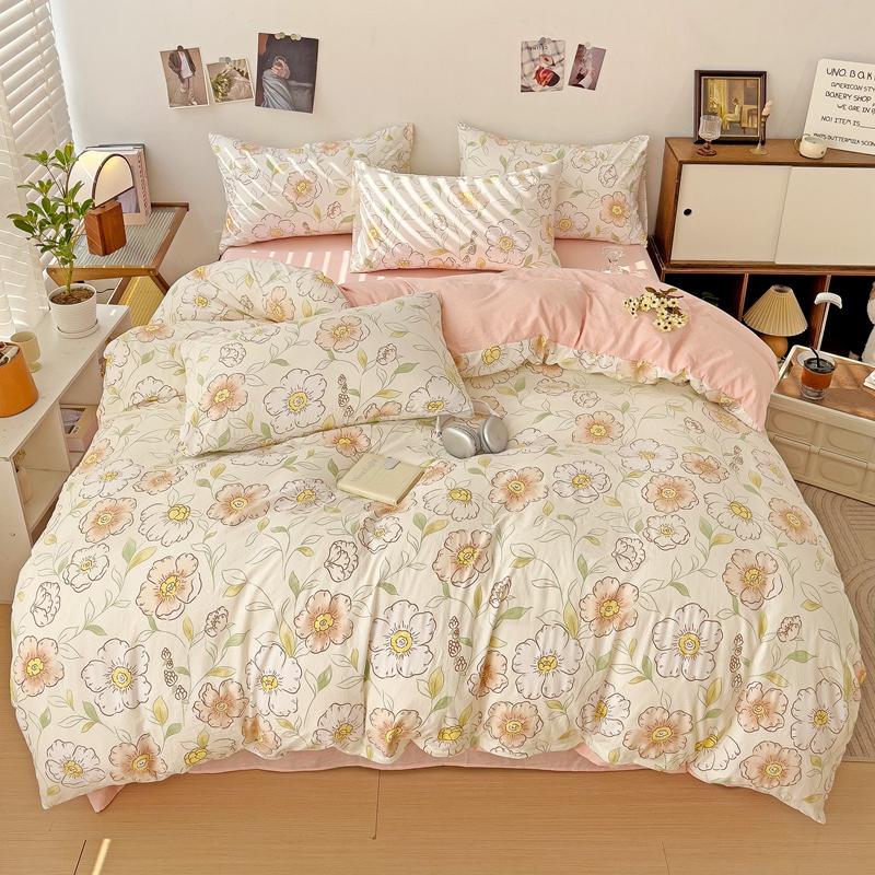 Cute Cartoon Bear Duvet Cover Set For Girls Child Room Decor Kawaii Strawberry Comforter Cover 3/4Pcs Washed Cotton Bedding Set