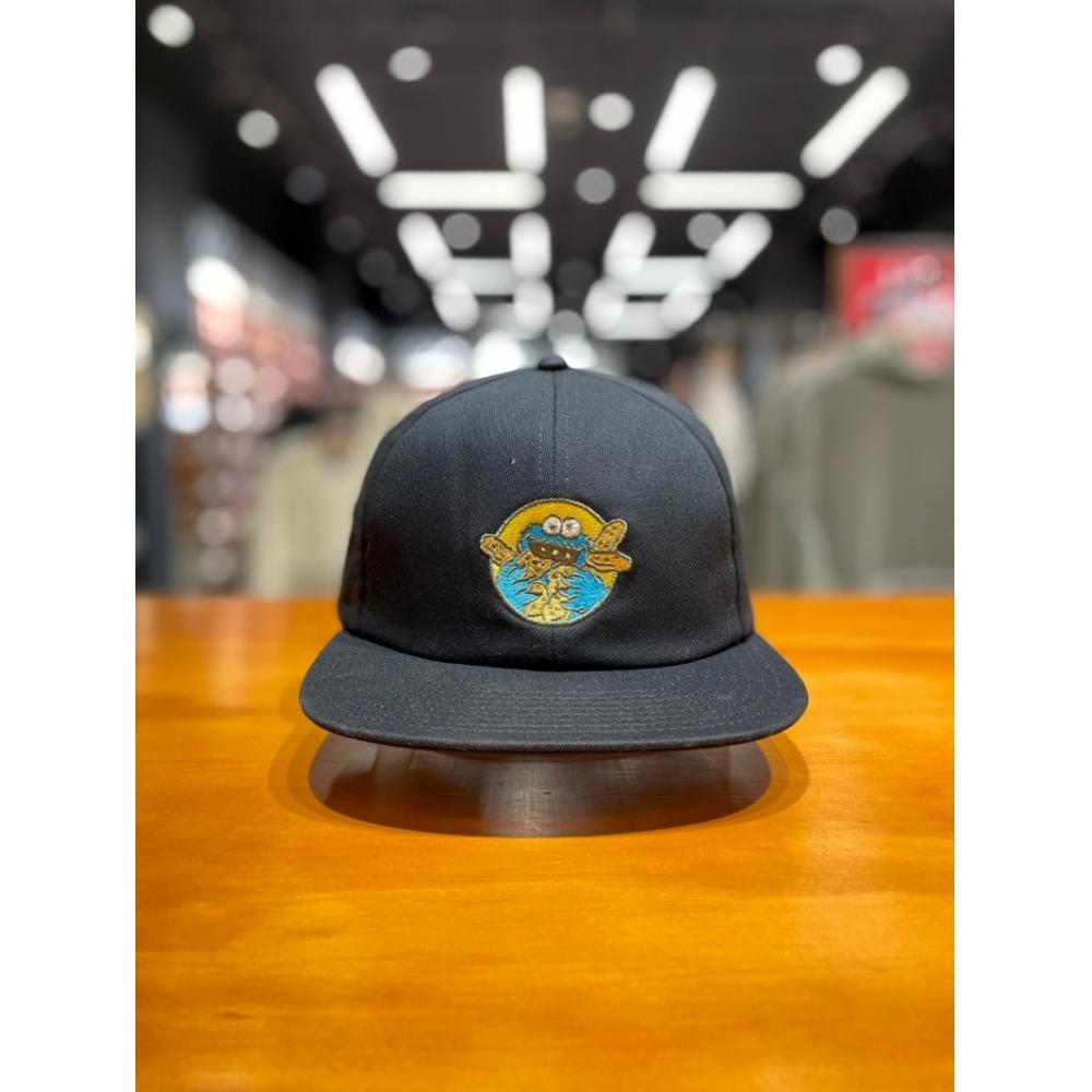 

Vans [Ванс] Шапка Vans x Улица Сезам Jackie Hat Черная VN0008PSBLK