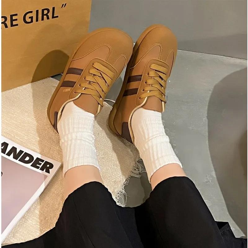 Big Size New Retro Flat Sneakers Women's Shoes Soft Soled Front Lace-up Women's Casual Shoes Zapatos De Mujer  Designer Shoes