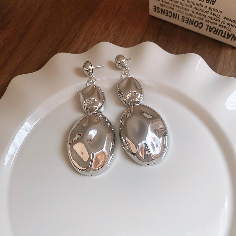 

Металлический овальный набор ожерелья и серег, преувеличенная цепочка на ключицу, нишевая легкая роскошь, высококачественная бижутерия