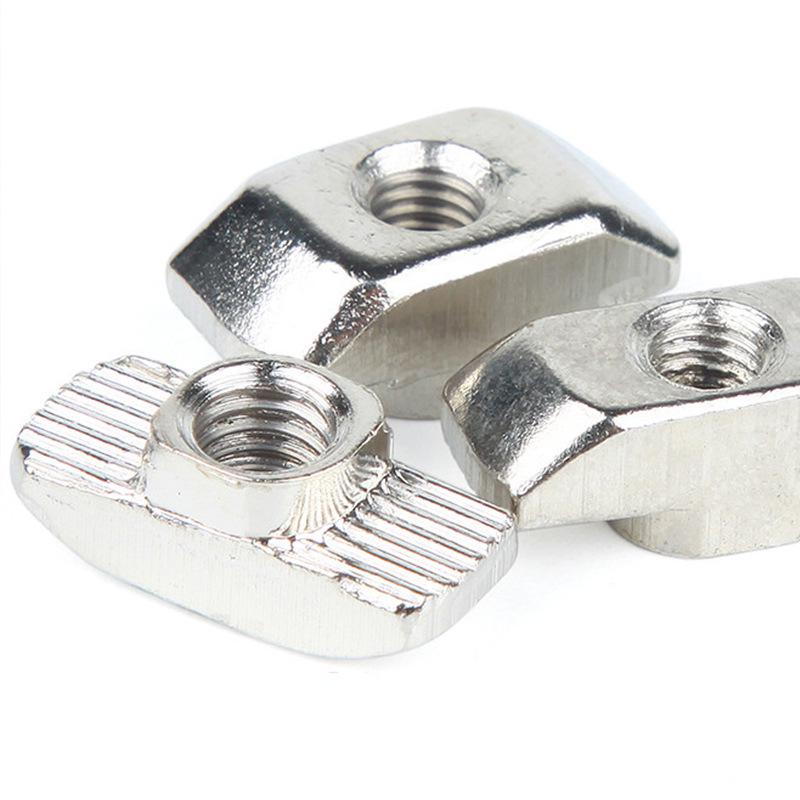 Dado a T europeo a forma di barca in ferro nichelato per profilo in alluminio, M5/M6/M8