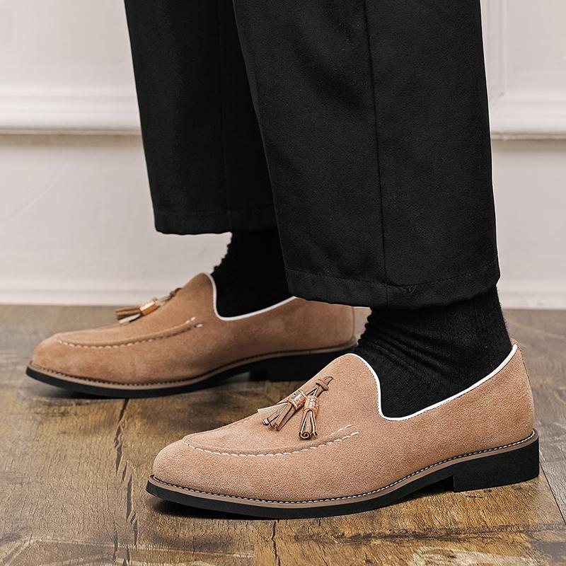 Fashion Fashion Brand Mens Tassel Suede Slip on  Driving Shoes Designer Mens Moccasins Retro Pointed Banquet Social  one legged   Shoes