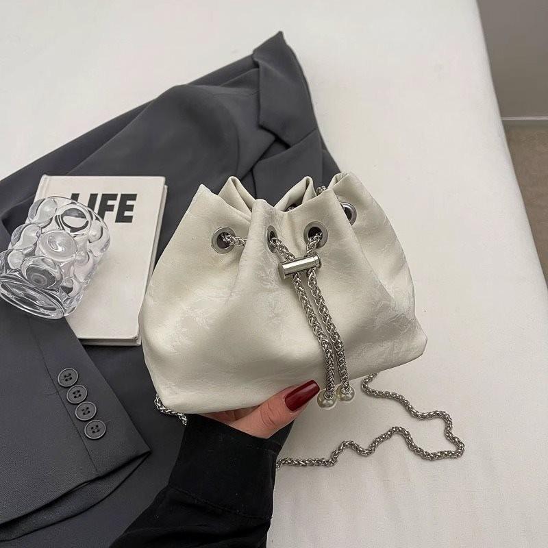 

Trendy Lightweight Womens Bucket Bag Available In Green Black Pink And Cream OffWhite Without Handle