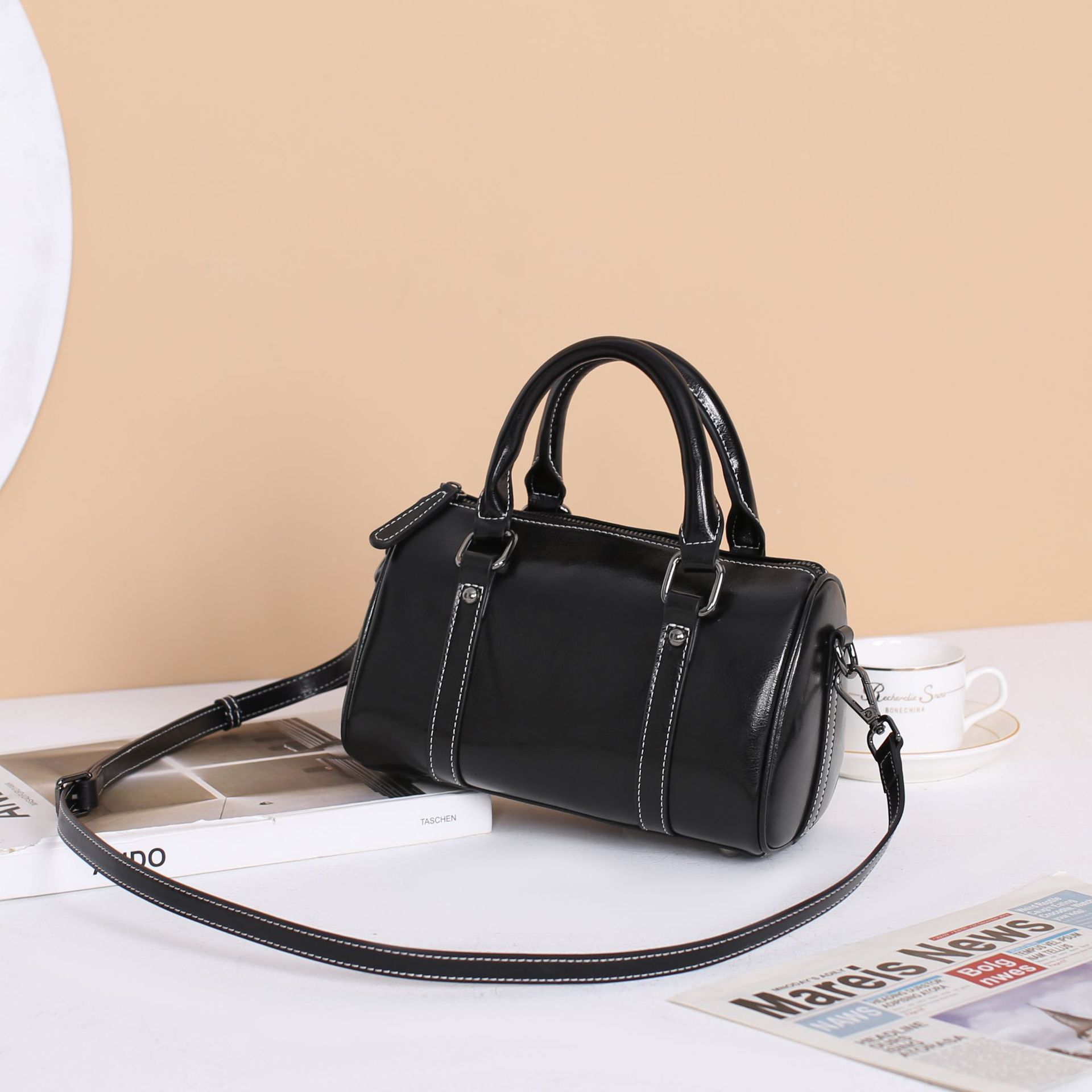 Модная наплечная сумка кроссбоди практичная большой вместимости чёрный