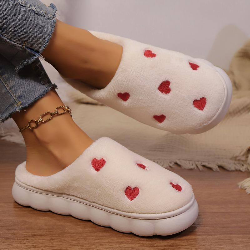 Fashion 2025 New Furry Slippers Comfortable Heart Shape Pattern Slippers Fluffy Warm Home Slippers Women's Cotton Shoes Zapatos De Mujer