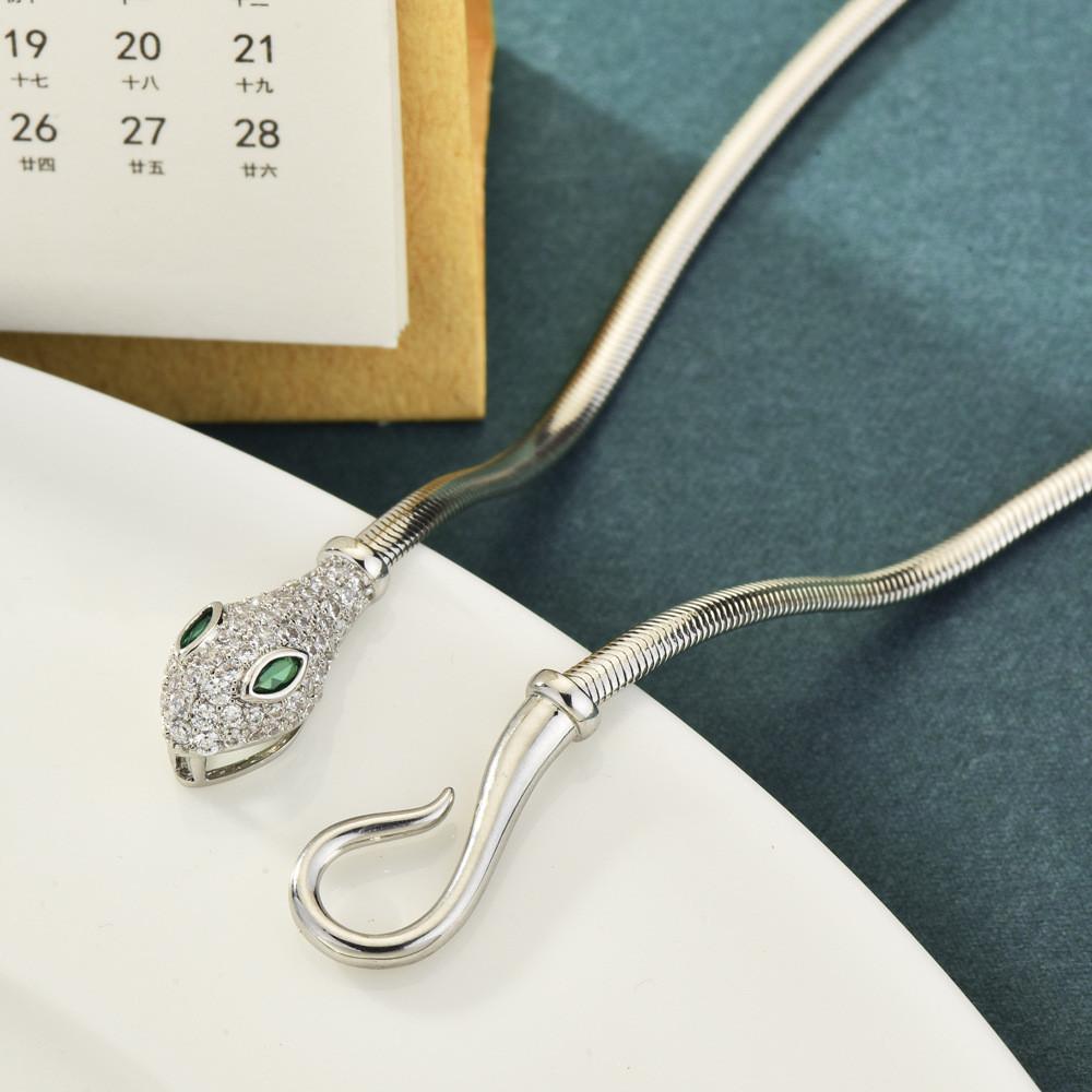 Snake Bone Statement Chain Necklace For Women With Dazzling Rhinestone Accents And Adjustable Length For Personalized Style