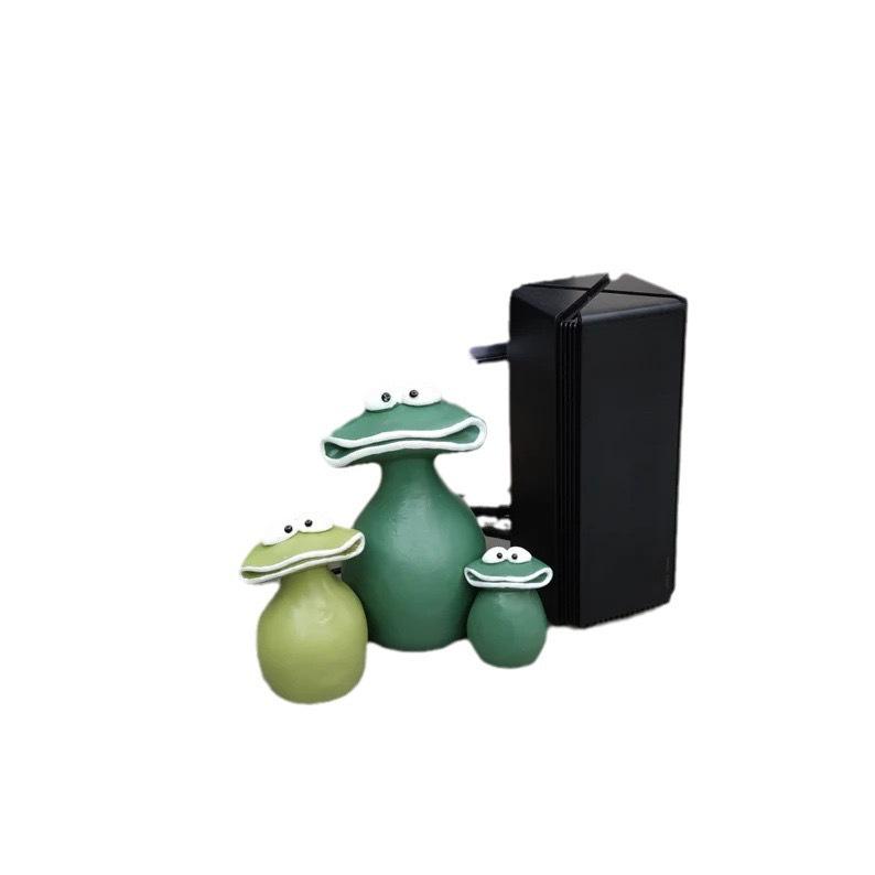 Cross-border Big Mouth Frog Parody Figurine - Cute Resin Home & Garden Decor
