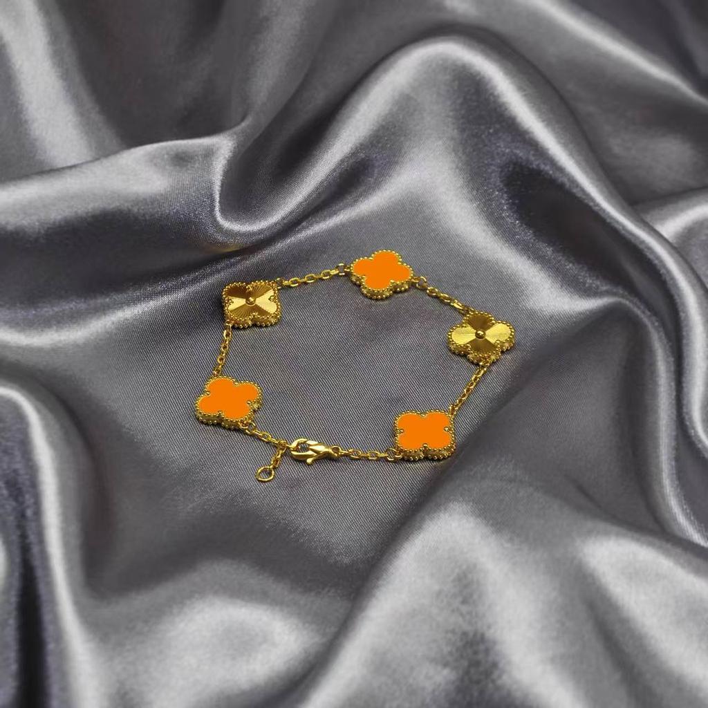 15MM Gjennomgående titanstål 18K dobbeltsidig heldig firkløver fem blomster armbånd