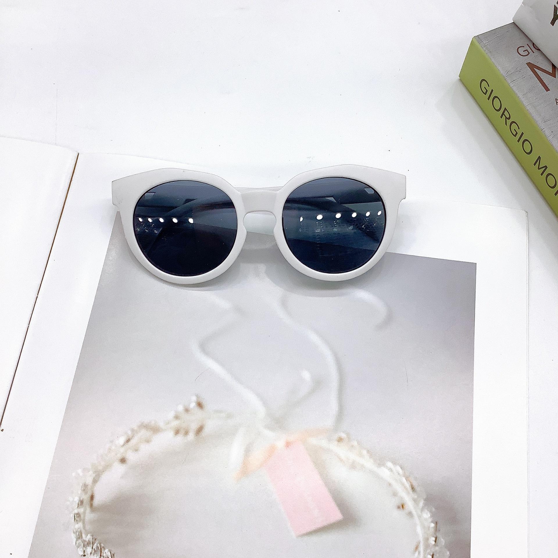 

Персонализированные детские солнцезащитные очки, матовые солнцезащитные очки Macaron, модные солнцезащитные очки с защитой от ультрафиолета жемчужина белый