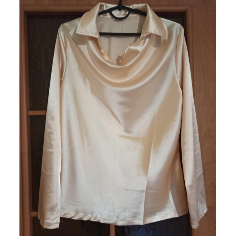 A Simple and Elegant Printed Swing-neck Shirt Collar for Women