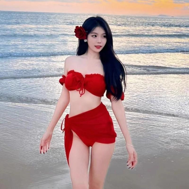 Bikini Swimsuit Feminine White Shoulder Small Chest Split Hot Seaside Vacation