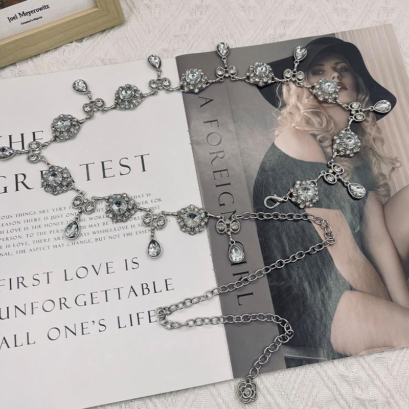 Metallische Kettengürtel für Damen mit Quasten und Strasssteinen Sommer Modeaccessoire