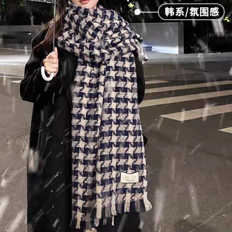 Star plaid fringed scarf, gentle and warm in autumn and winter, thickened small shawl, student couple versatile scarf
