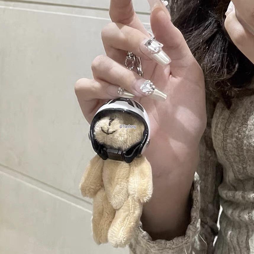 Brelok z zawieszką w kształcie kasku niedźwiedzia: Uroczy koreański breloczek i akcesorium motocyklowe