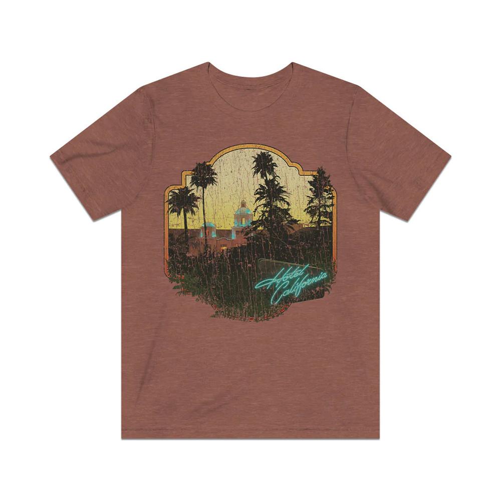 

Hotel California 1976 Vintage Men s T-Shirt Unisex T-Shirt L
