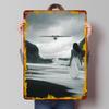 Frau beobachtet Flugzeug am Strand Blechposter Benutzerdefinierte Wandkunst Vintage Retro Metallschilder zur Dekoration Schlafzimmerdekorationen