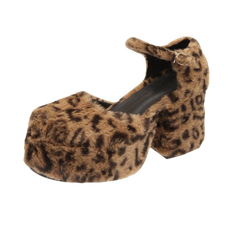 round toe leopard print heels