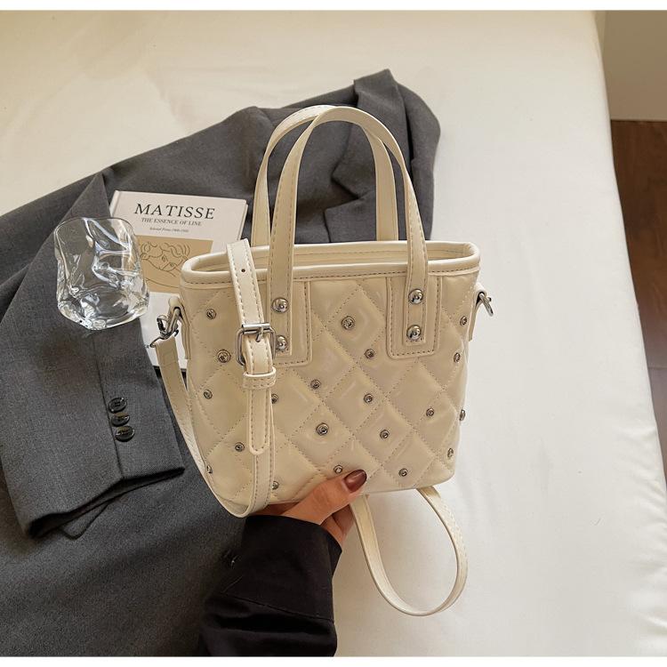 Korean version of bright diamond diamond bucket bag women's 2025 summer new fashion foreign style shoulder bag high value messenger bag