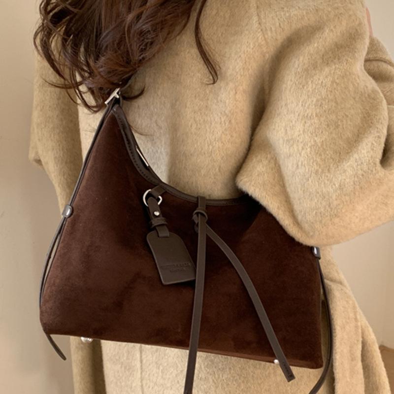 Nuova borsa in velluto di cervo retrò per autunno e inverno, borsa a tracolla da donna, nuova borsa tote di nicchia di grande capacità