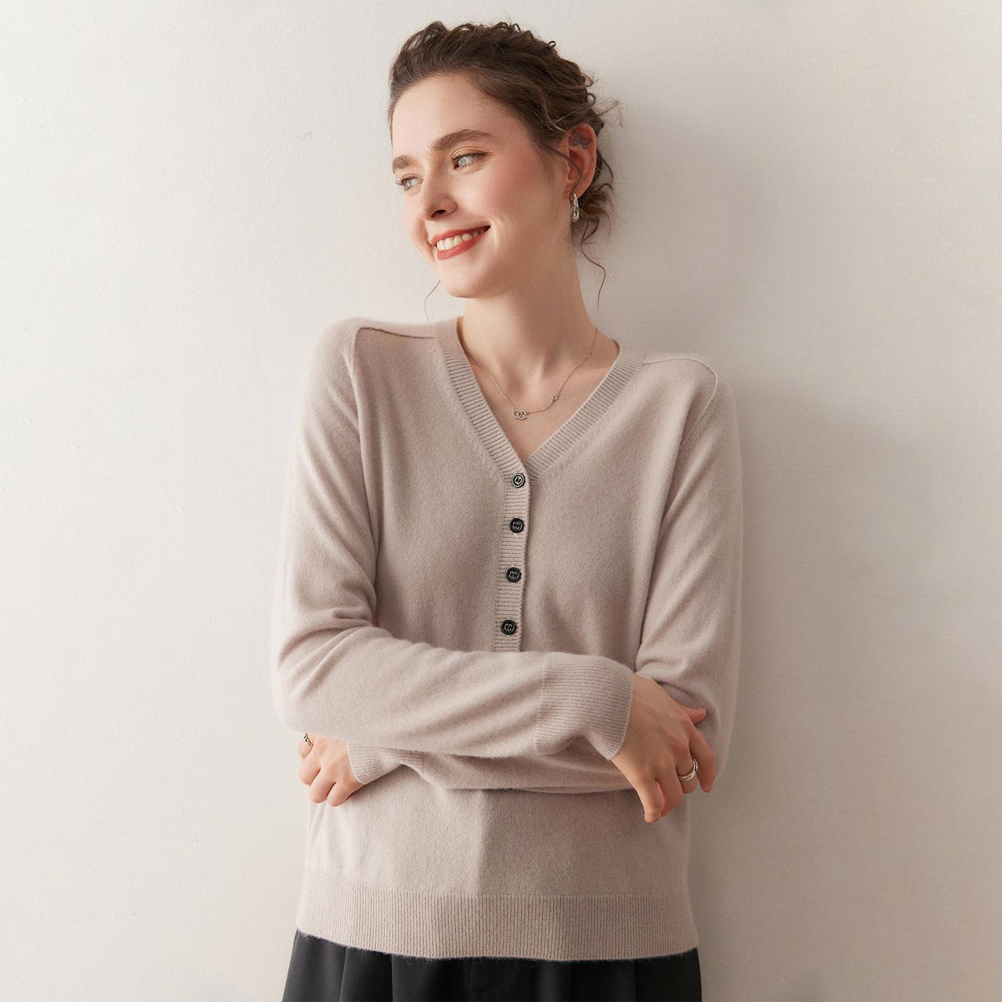 AutumnWinter Women s Slim V-neck Cashmere Cardigan Pullover Sweater - Solid Color Loose Fit Versatile Design Large 14380₽