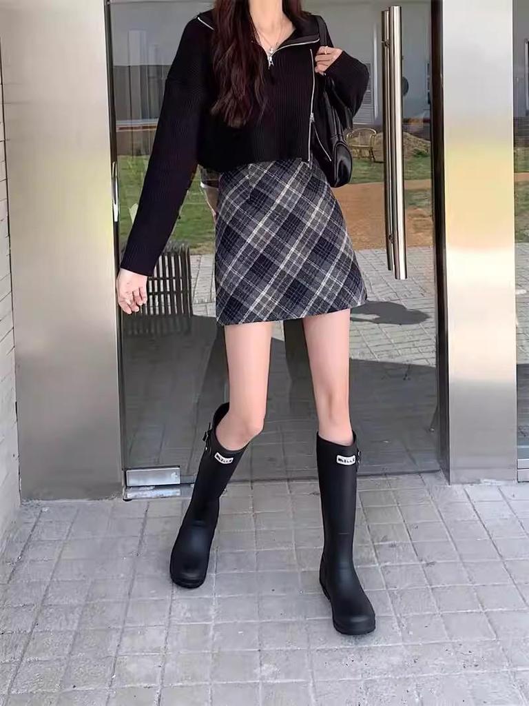 2025 Autumn Women's Plaid Wool High-Waist A-Line Skirt, College Style, Plus Size, Slimming, Hip-Hugging Short Skirt