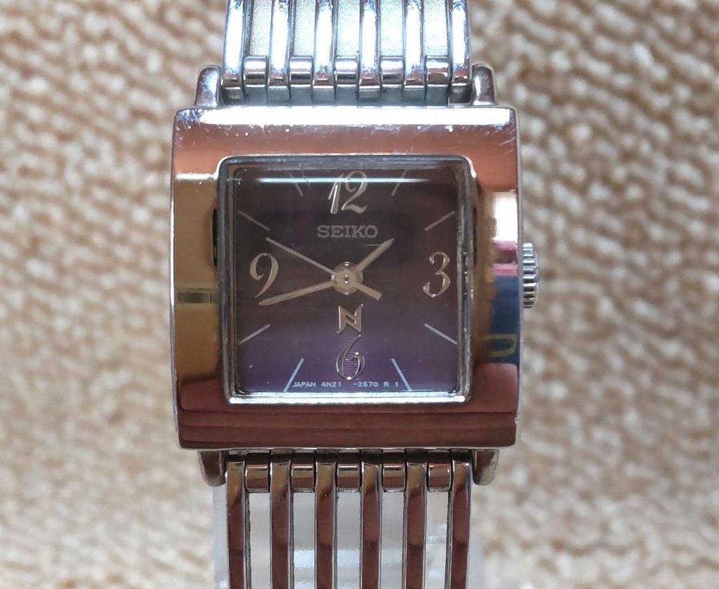 [USED] Rare, working Seiko women's watch with quartz movement and purple dial